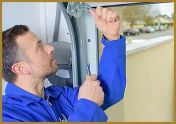 United Garage Doors Beverly, MA 978-252-0132 - serv-rep-gr-47m